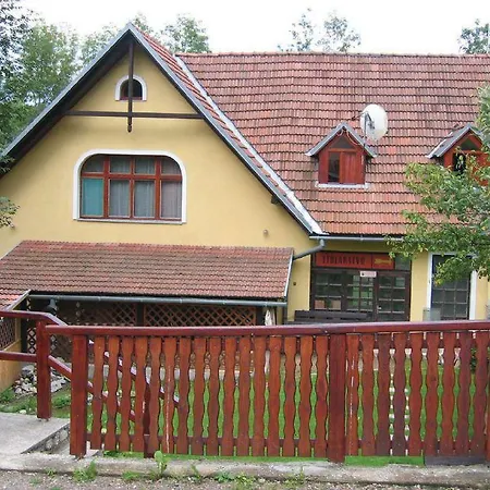 Дом отдыха Holiday *